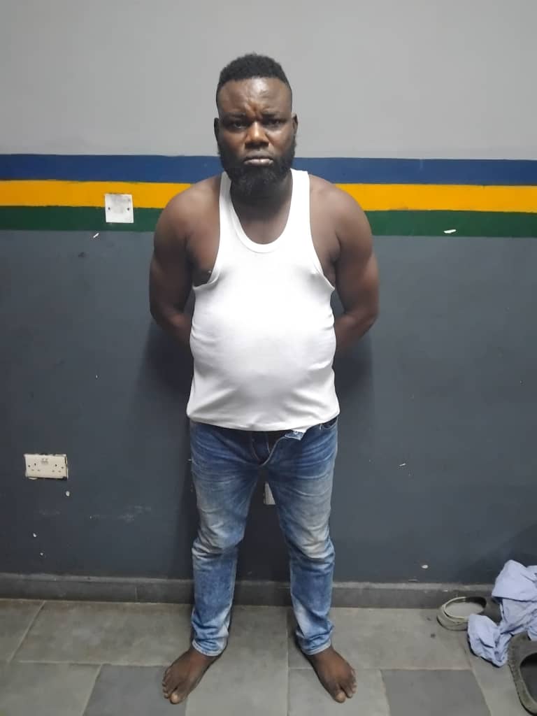 Shoe Cobbler, Oluwaseun Jacobs arrested, arraigned and remanded in prison for attacking Police officer 