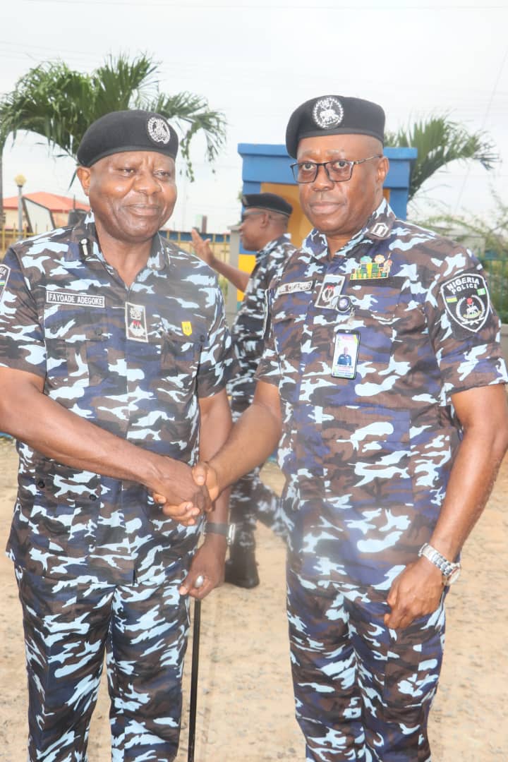 L-R: Commissioner of Police, Lagos Command, CP Adegoke Fayoade in a warm handshake with the Area Commander, Area F, ACP Paul Azuka Okafor during CP Fayoade's Familiarisation and Sensitization Visit to Area F.