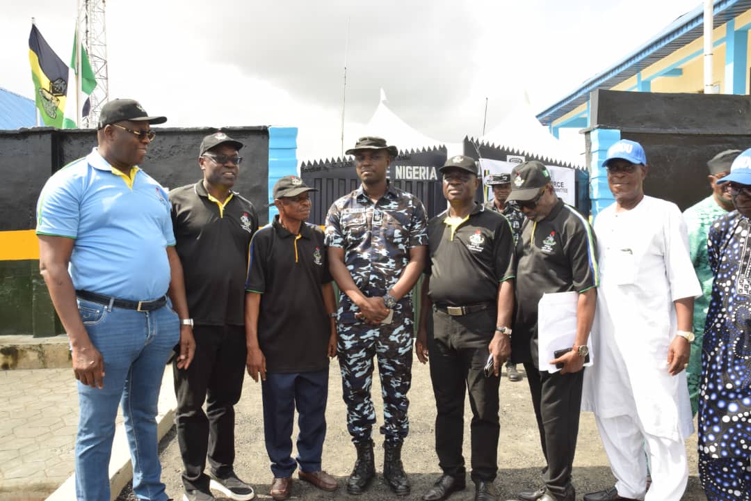 PPRO, Lagos State Command, SP Benjamin Hundeyin with PCRC members 