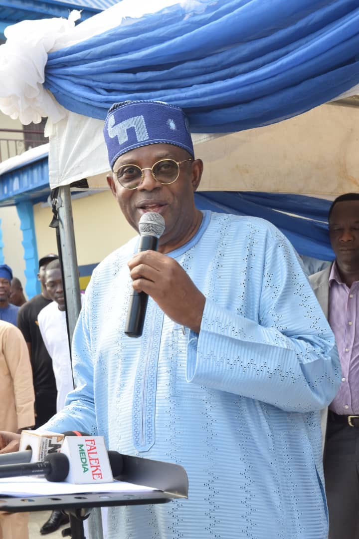 Hon. James Abiodun Faleke giving his speech during the commissioning of Ojodu PCRC Building, Ambulance Bus Station, other Projects facilitated by Hon. James Faleke at Ojodu Police Division 