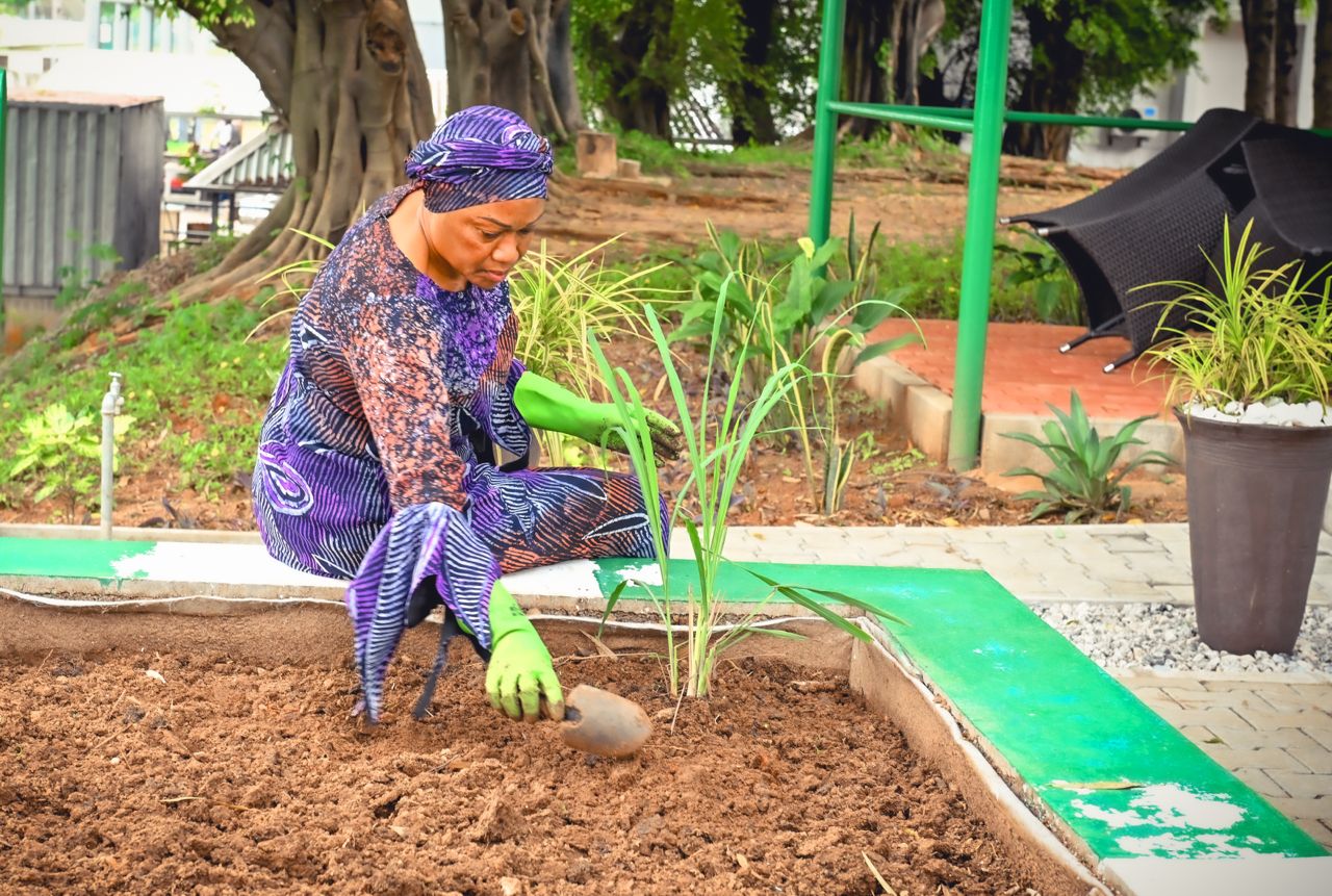 First Lady of the Federal Republic of Nigeria, Senator Oluremi Tinubu tendering her garden to encourage other women to join the #Every Home A Garden Competition with a N25m prize money...