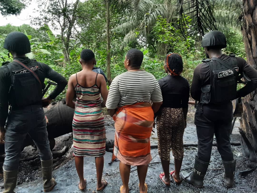 The suspects arrested for vandalism of oil pipeline, oil theft and illegal dealings in petroleum products by NSCDC Commandant General's Special Intelligence Squad 