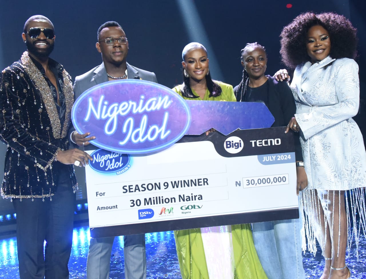 Ric Hassani, Nigerian Idol Season 9 Judge; Chima Udoye, winner of Nigerian Idol Season 9; Dr. Busola Tejumola, Executive Head of Content and Channels, Multichoice West-Africa; Biola Aransiola, Assistant Brand Manager of Bigi Drinks and Omawumi, one of the judges at the grand finale of the Nigerian Idol Season 9, sponsored by Bigi Drinks.