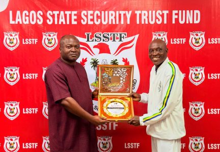L-R: Executive Secretary/CEO, LSSTF, Dr. Ayodele Ogunsan receiving a souvenir from the Chairman, Police Community Relations Committee, PCRC Lagos State, Apostle Kehinde A. Showemimo during PCRC Lagos Executives pay courtesy visit to Dr. Ogunsan at LSSTF's Headquarters Alausa-Secretariat, Ikeja.